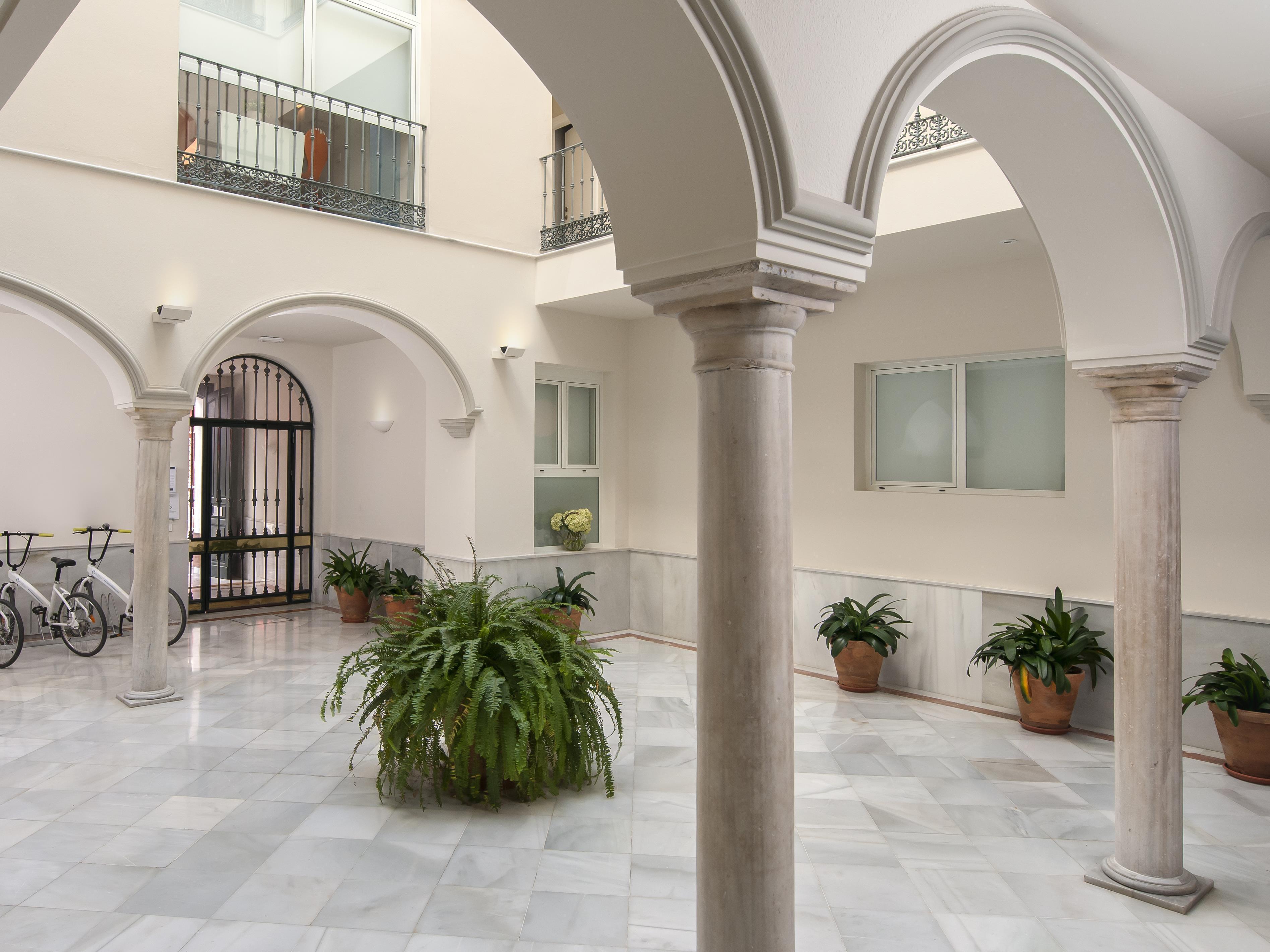 Suites Sevilla Plaza Exterior photo