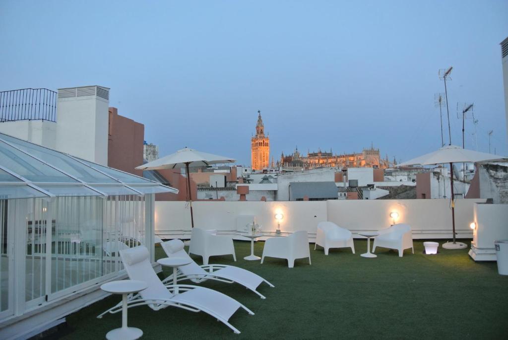 Suites Sevilla Plaza Exterior photo