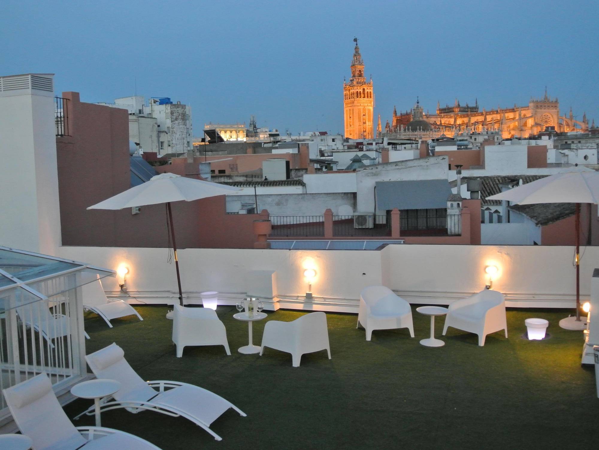 Suites Sevilla Plaza Exterior photo